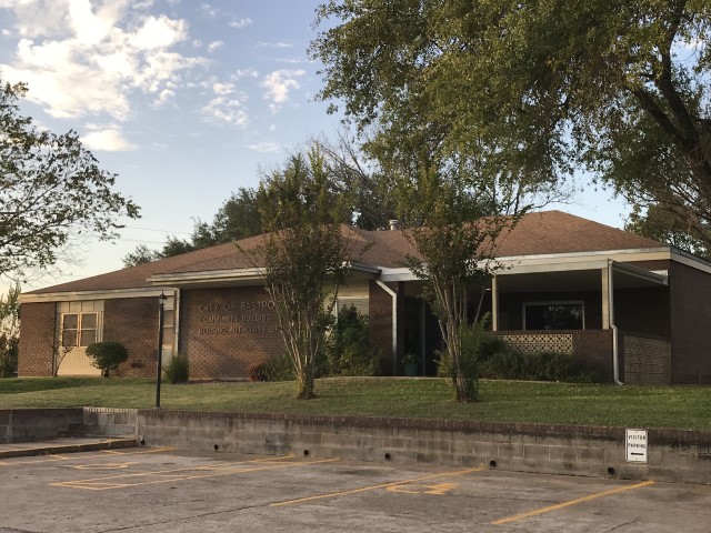 Photo of Bastrop Housing Authority office.